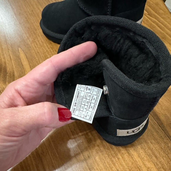 UGG Jona Boot Size 9 Black - toddler NWOT never worn - Picture 6 of 8